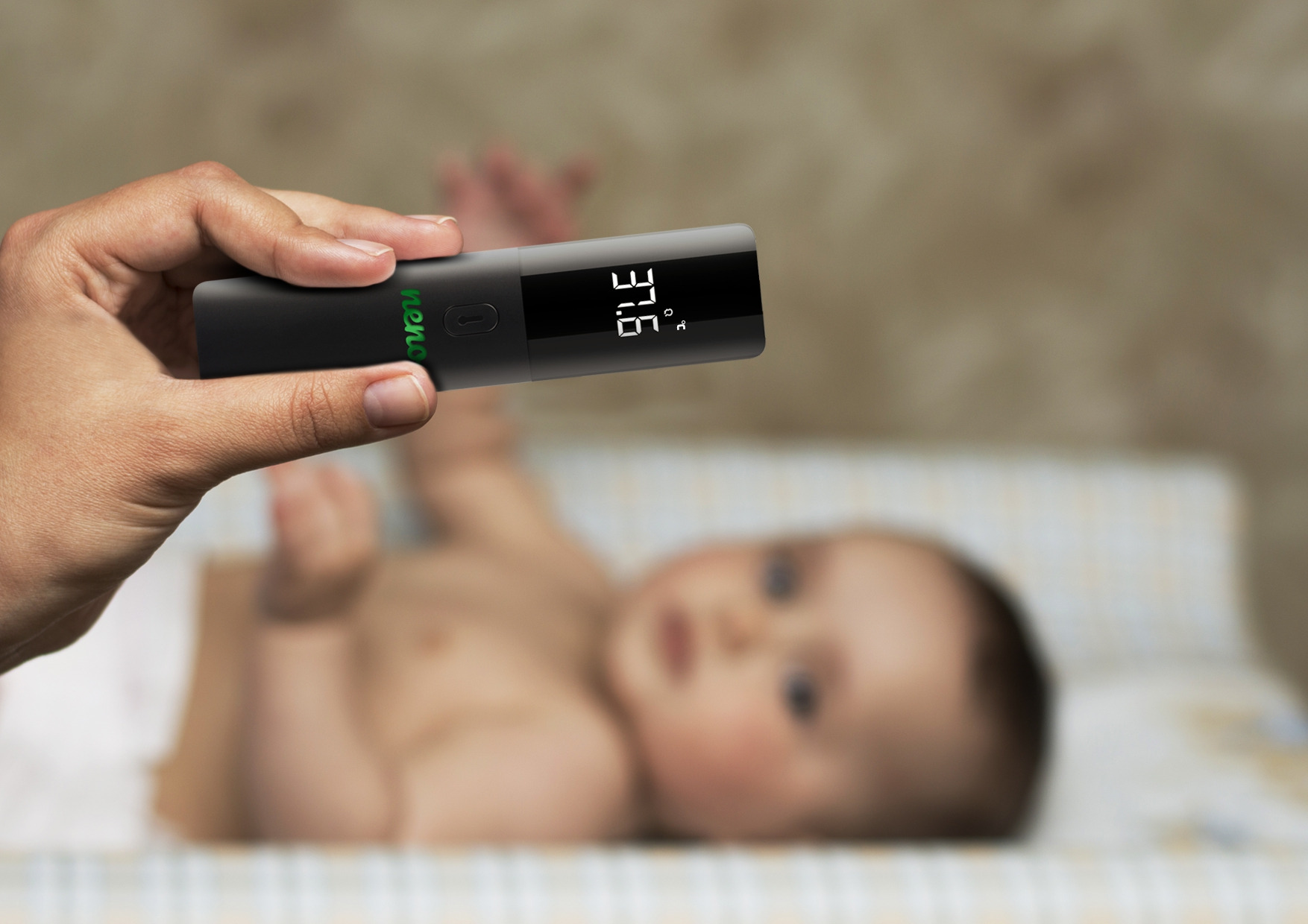 вимірювання температури у маленької дитини